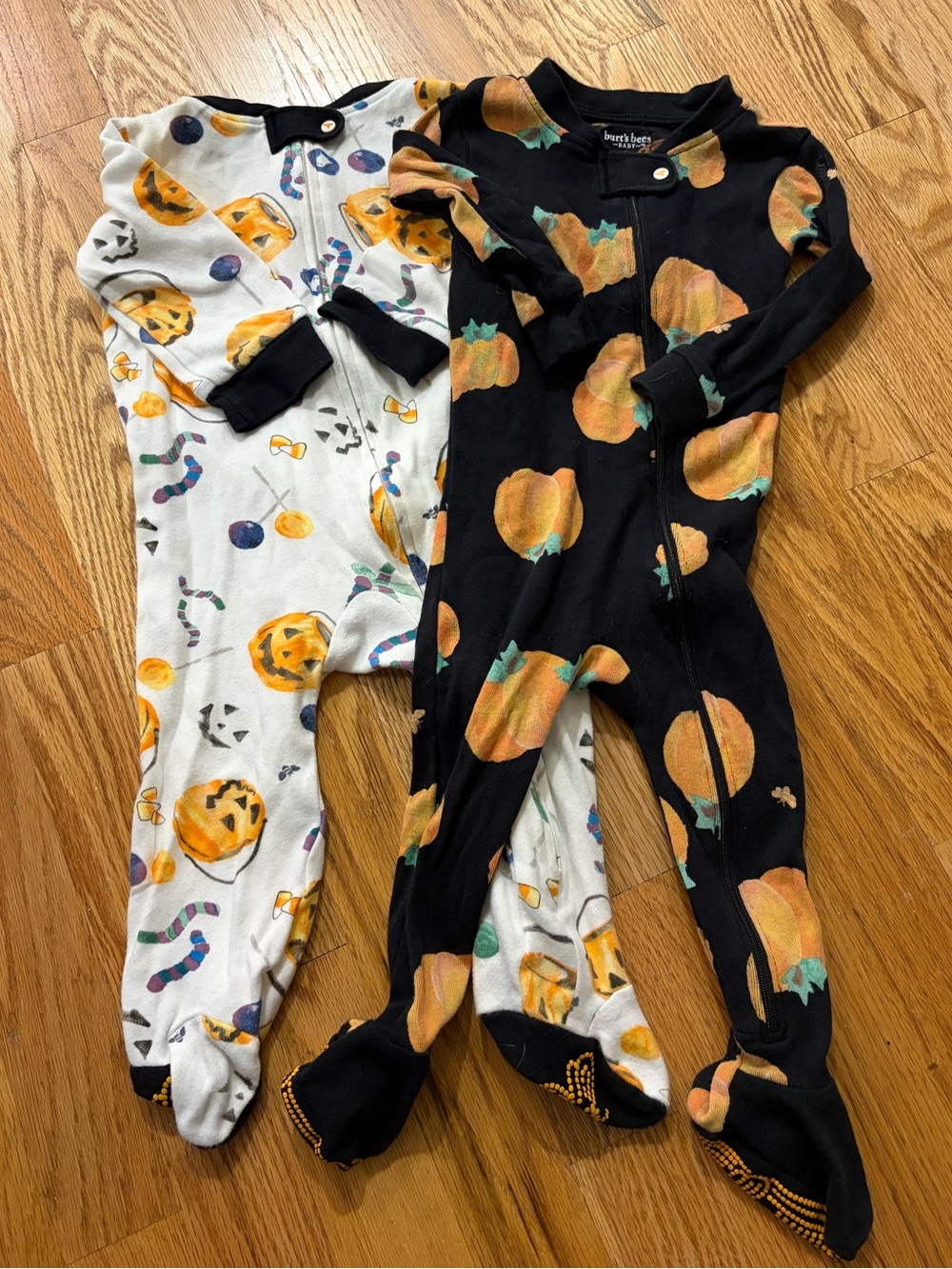 Burt's Bees Baby Halloween Pumpkin Footed One-Piece Pajamas - Black & White